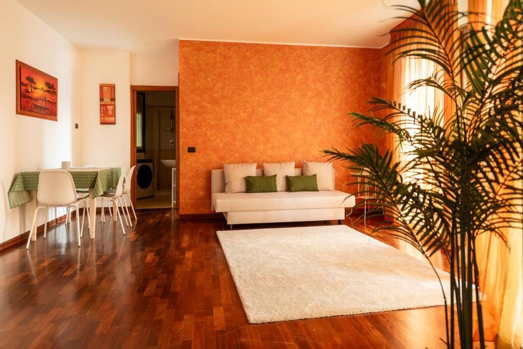 Апартаменты Attico Vicino Milano, Mxp, Rho Fiera Бусто-Арсизио Экстерьер фото