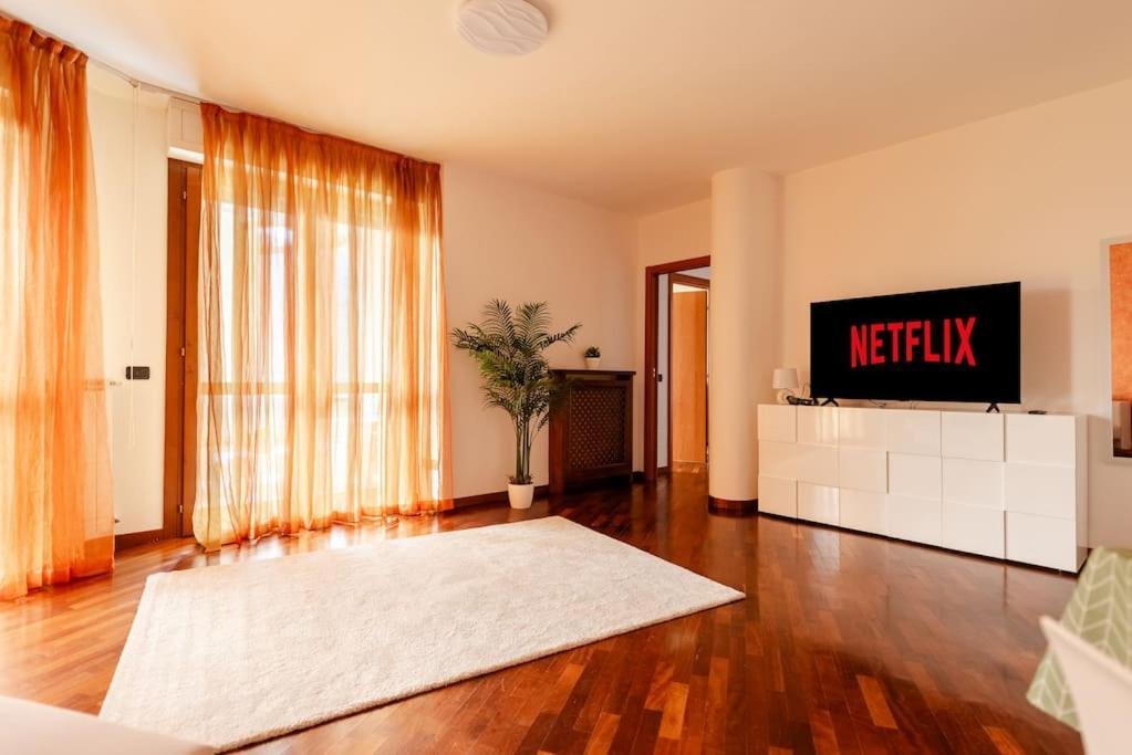 Апартаменты Attico Vicino Milano, Mxp, Rho Fiera Бусто-Арсизио Экстерьер фото