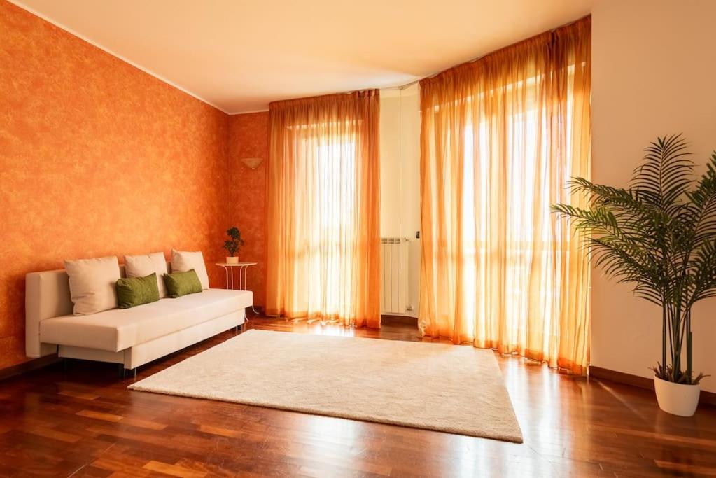 Апартаменты Attico Vicino Milano, Mxp, Rho Fiera Бусто-Арсизио Экстерьер фото
